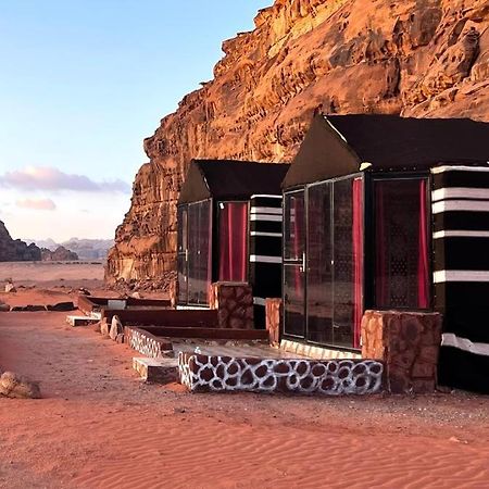 Hotel Omar Ghazi Camp Wadi Rum Exterior foto