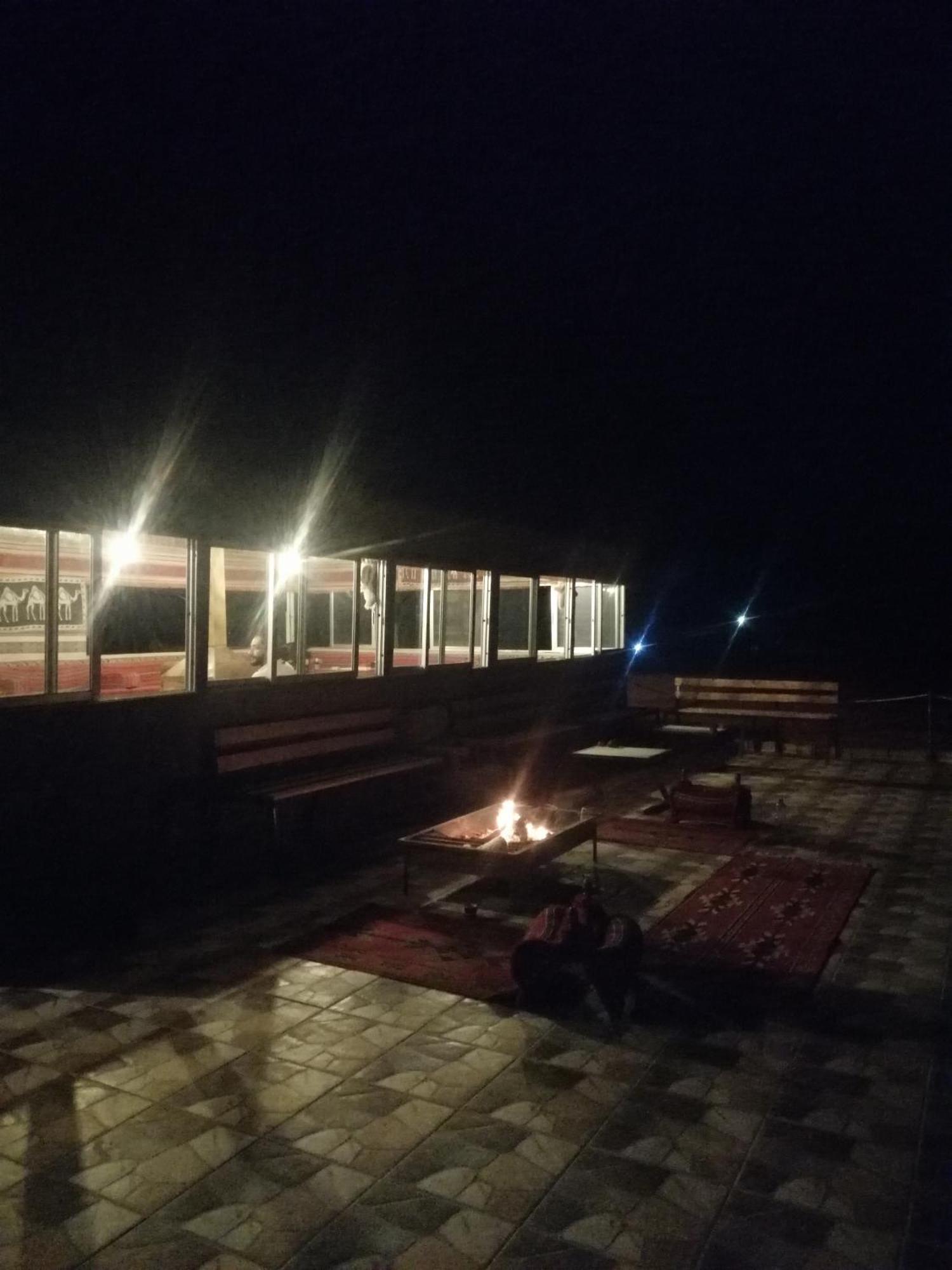 Hotel Omar Ghazi Camp Wadi Rum Exterior foto