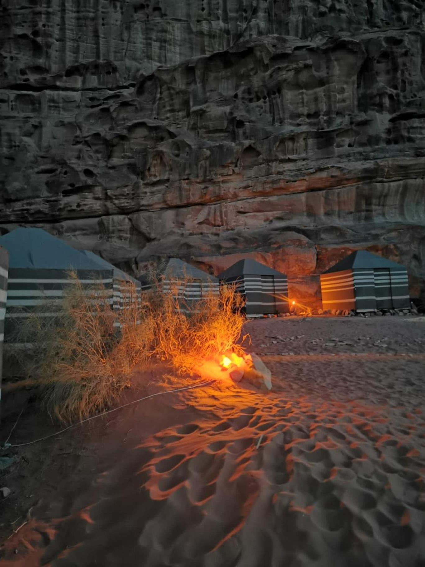 Hotel Omar Ghazi Camp Wadi Rum Exterior foto