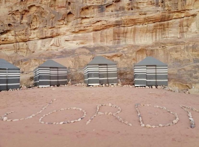 Hotel Omar Ghazi Camp Wadi Rum Exterior foto