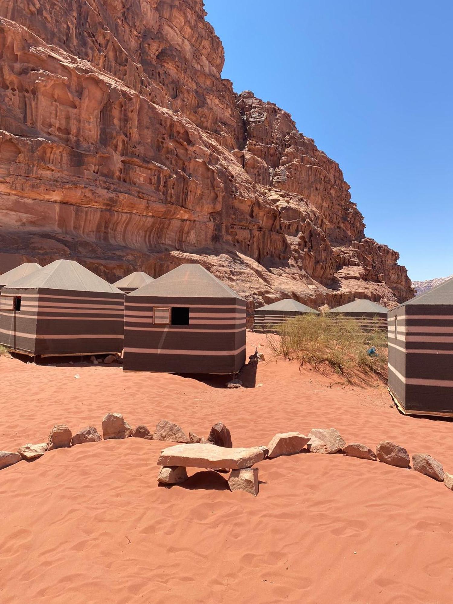 Hotel Omar Ghazi Camp Wadi Rum Exterior foto