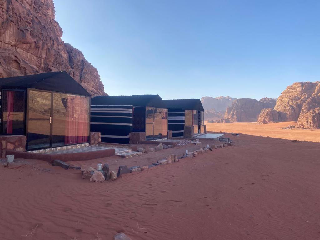 Hotel Omar Ghazi Camp Wadi Rum Exterior foto