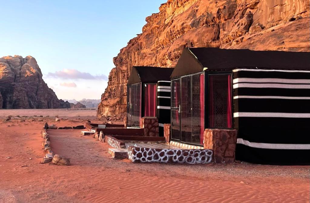Hotel Omar Ghazi Camp Wadi Rum Exterior foto