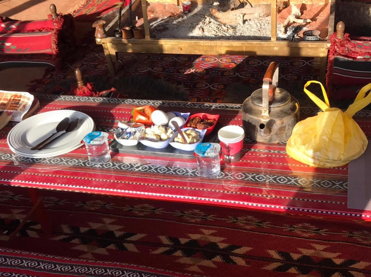 Hotel Omar Ghazi Camp Wadi Rum Exterior foto