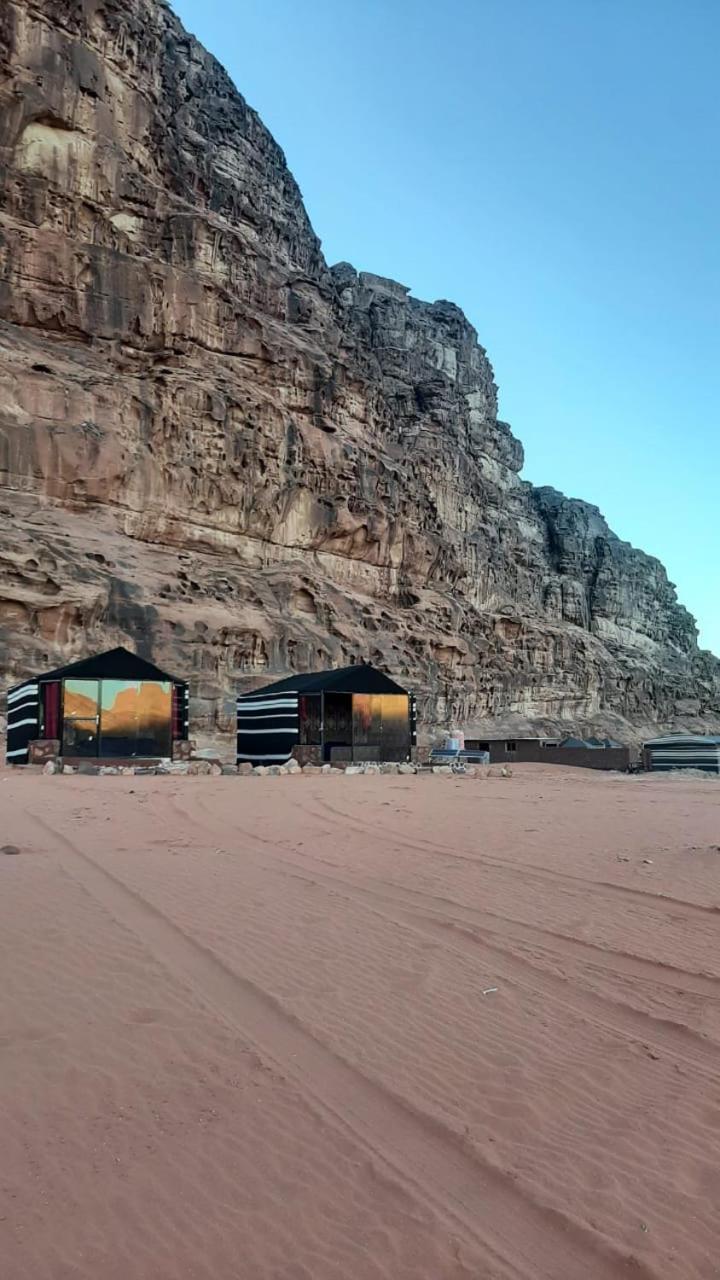Hotel Omar Ghazi Camp Wadi Rum Exterior foto
