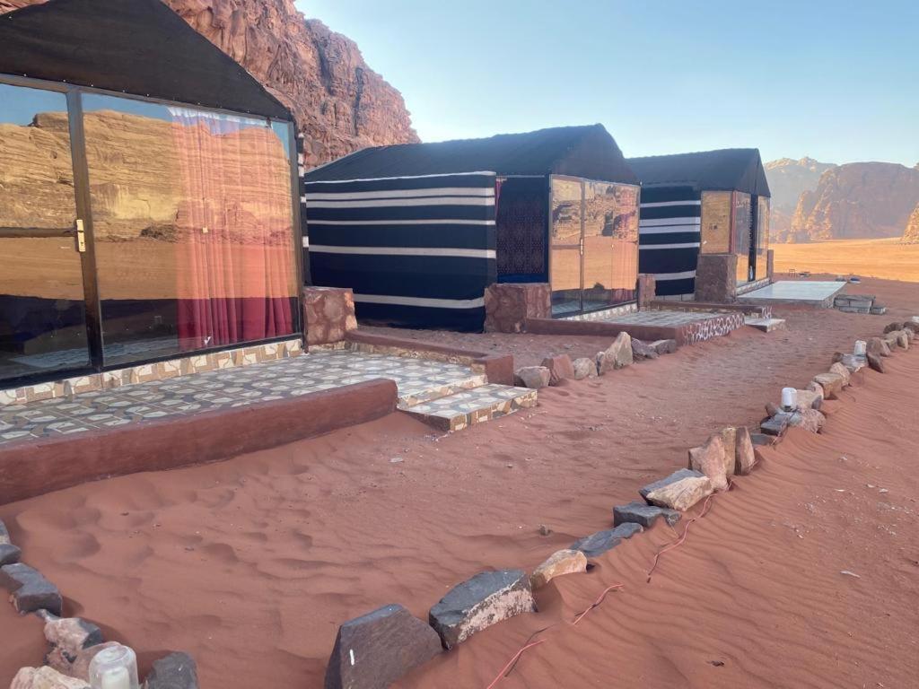 Hotel Omar Ghazi Camp Wadi Rum Exterior foto