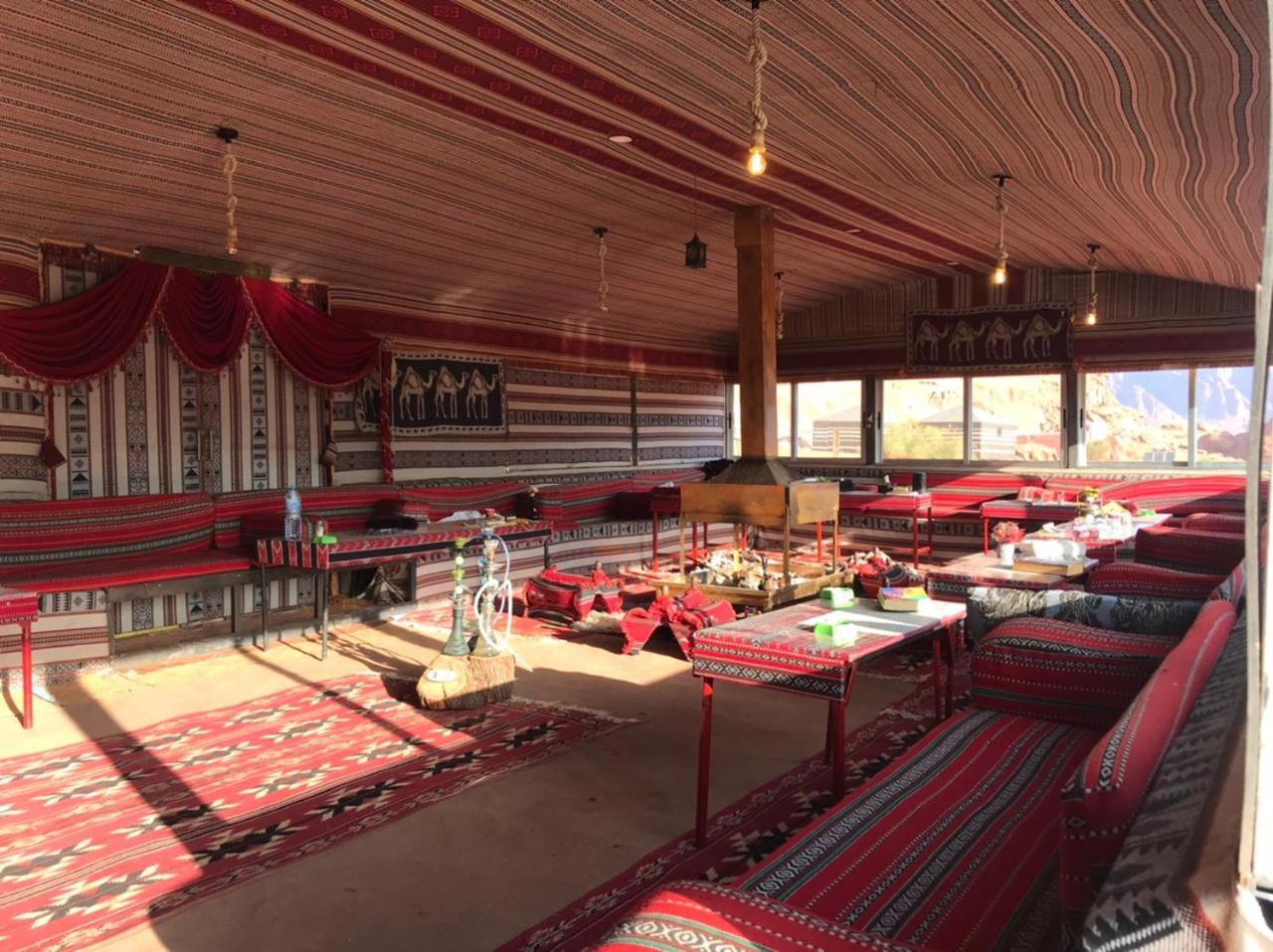 Hotel Omar Ghazi Camp Wadi Rum Exterior foto