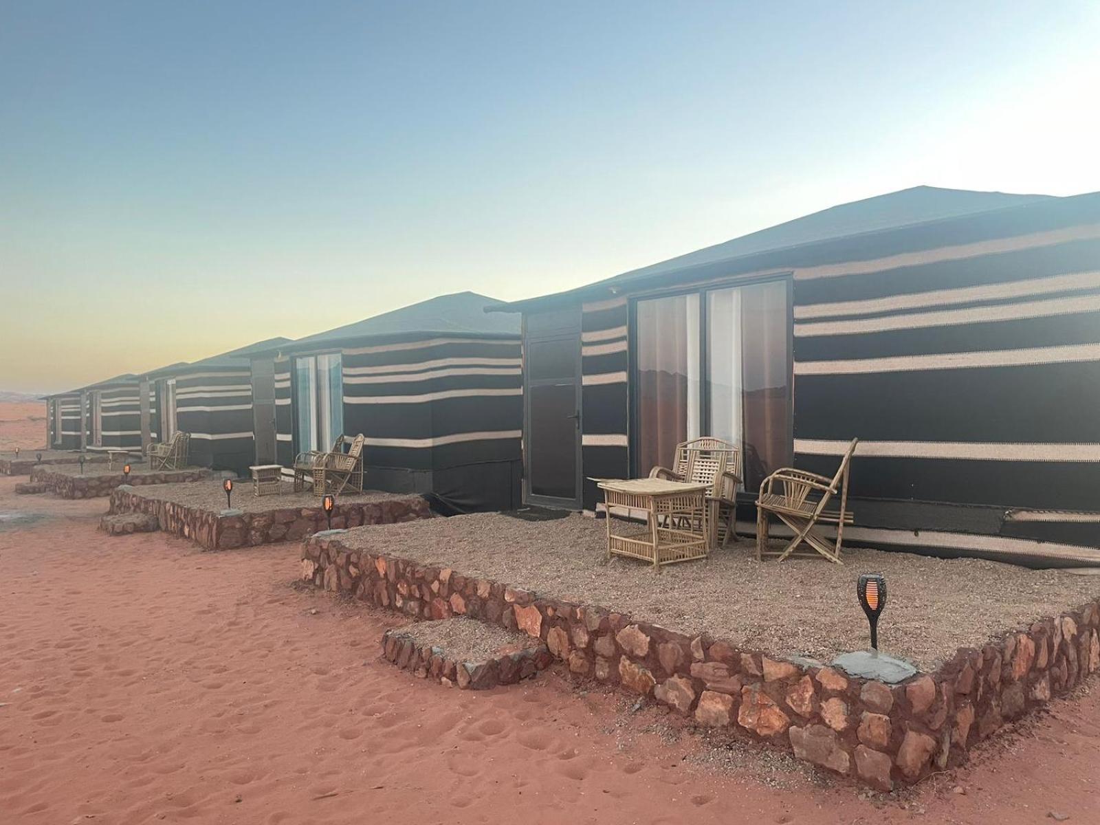 Hotel Omar Ghazi Camp Wadi Rum Exterior foto